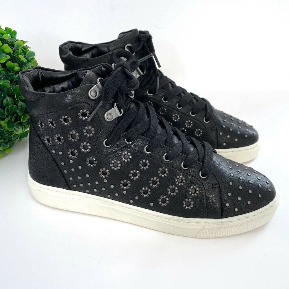 NEW Vince Camuto Bestinda Leather Stud Sneakers 8